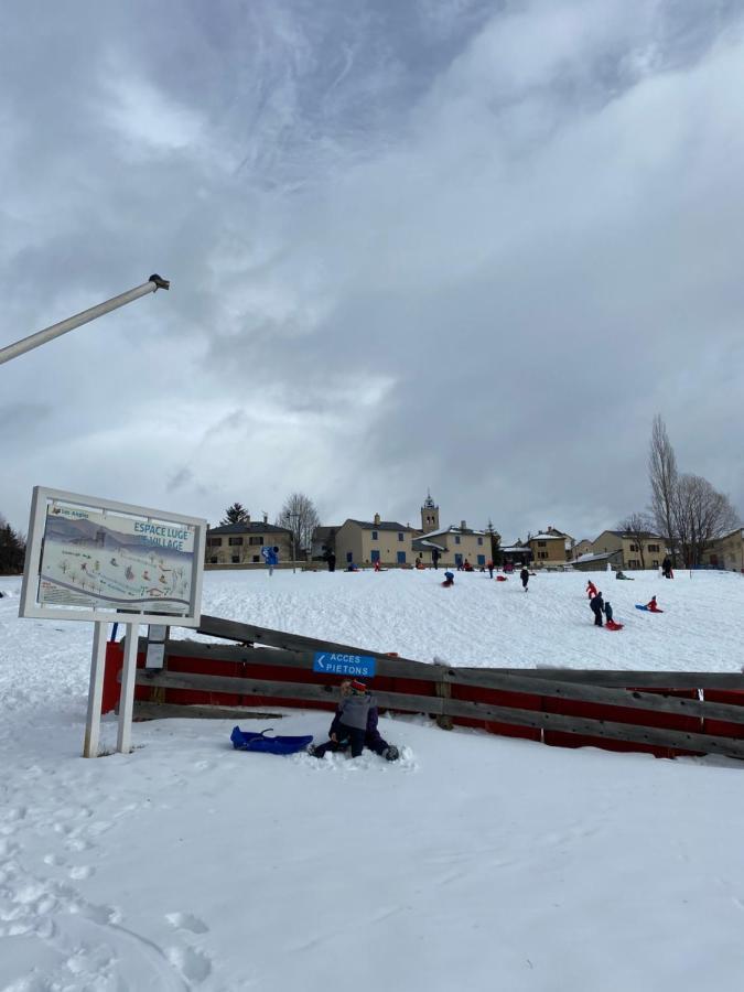 Appartement Aux Pieds Des Pistes ! Les Angles  Eksteriør billede